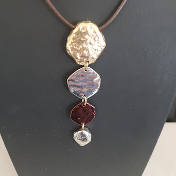 Chico's Gold Silver Copper Hammered Circle Disc Pendant Brown Leather Necklace - Picture 2 of 7